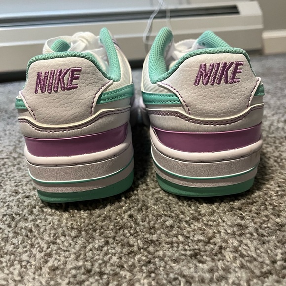 Women’s Nike Gamma Force Sneakers - Picture 3 of 6